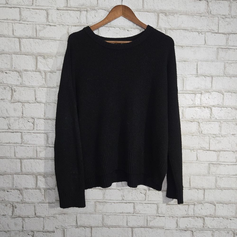 Time and‎ Tru black sweater